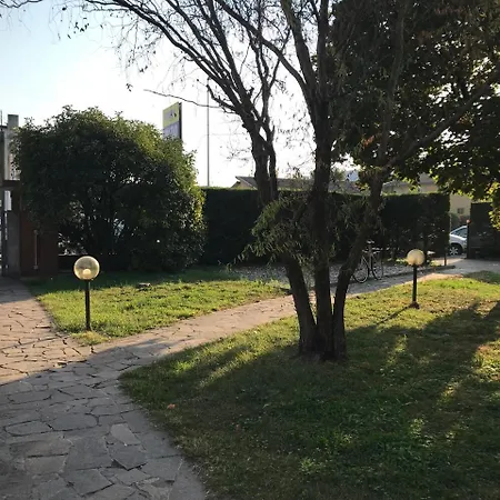 Business And Fun G B Rossi Friendly Bed & Breakfast 2*